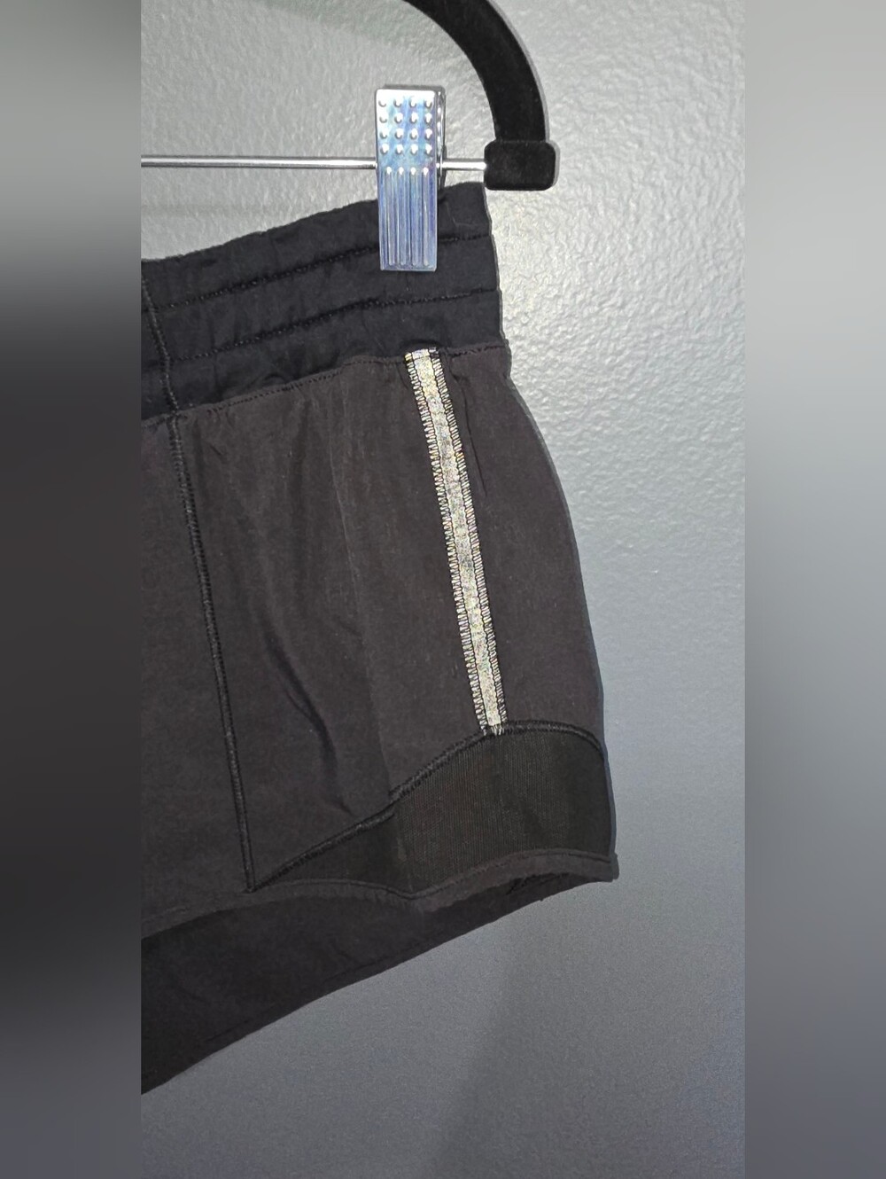 lululemon Hotty Hot Shorts (First Release) 2.5" - Picture 5 of 12